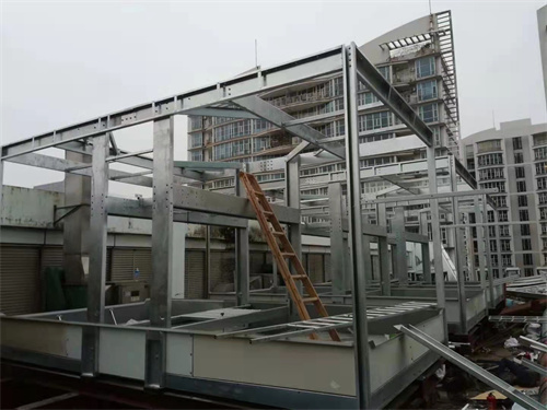 康明冷卻塔廠家回答什么情況下需要替換冷卻塔填料(封閉式冷卻塔填料哪個品牌好)